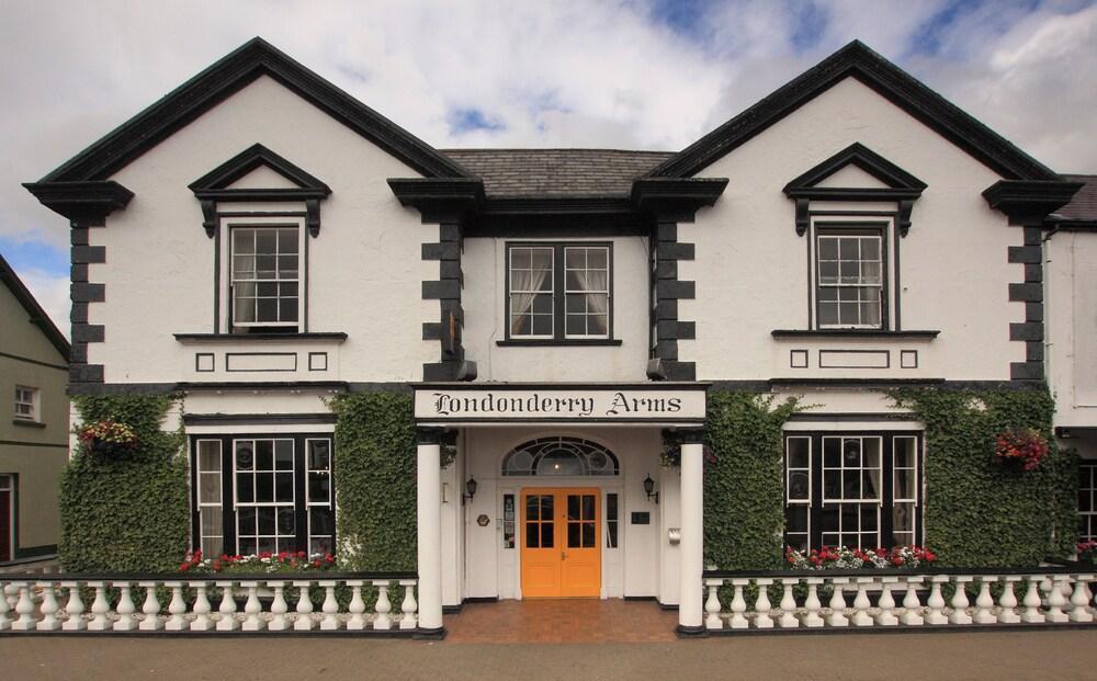 Londonderry Arms Hotel Карнлох Екстер'єр фото