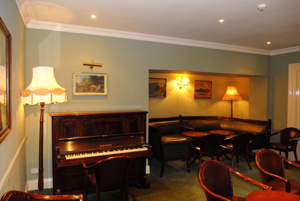 Londonderry Arms Hotel Карнлох Екстер'єр фото