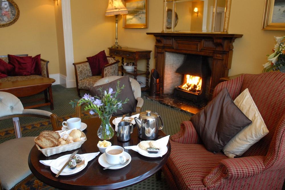 Londonderry Arms Hotel Карнлох Екстер'єр фото