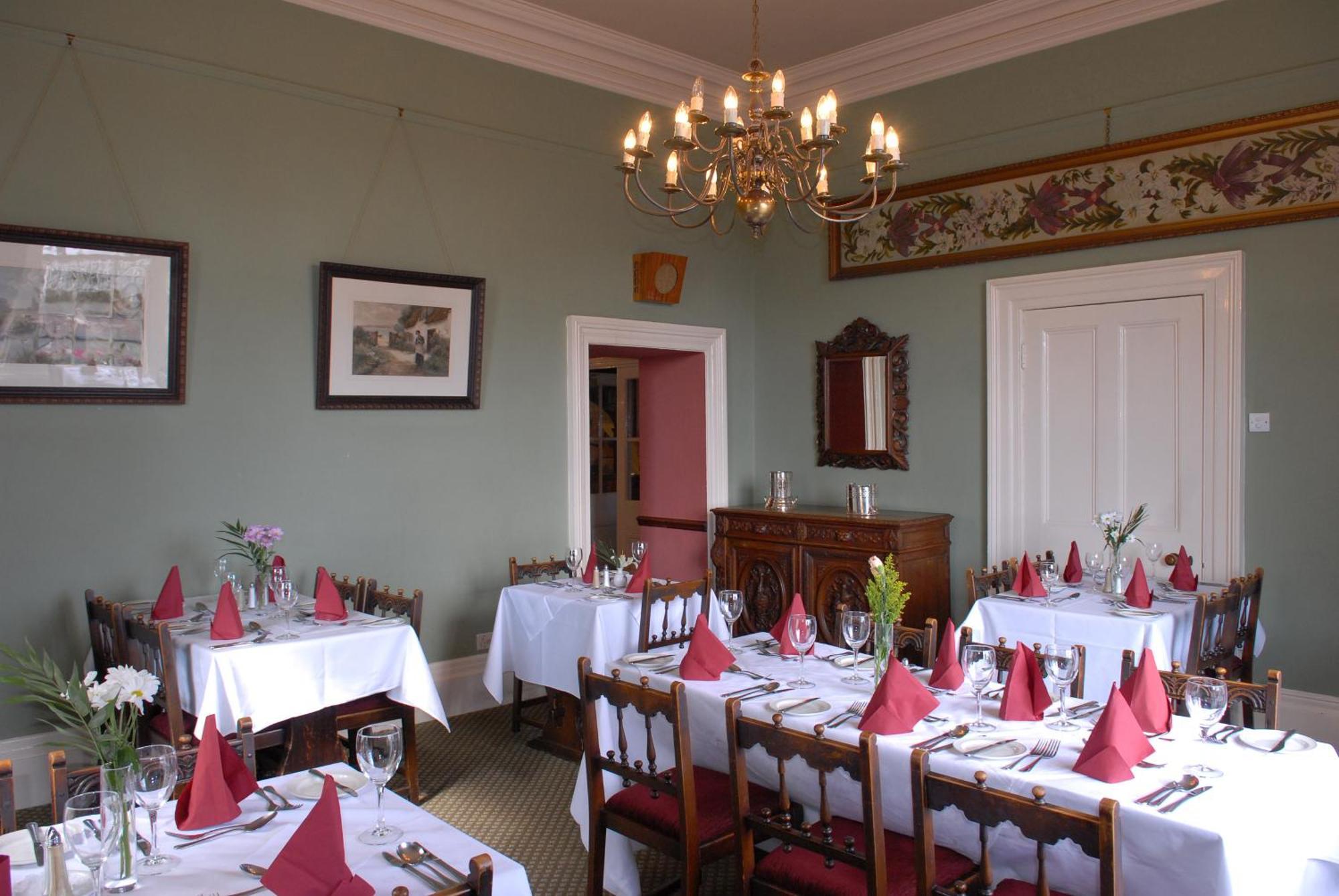 Londonderry Arms Hotel Карнлох Екстер'єр фото