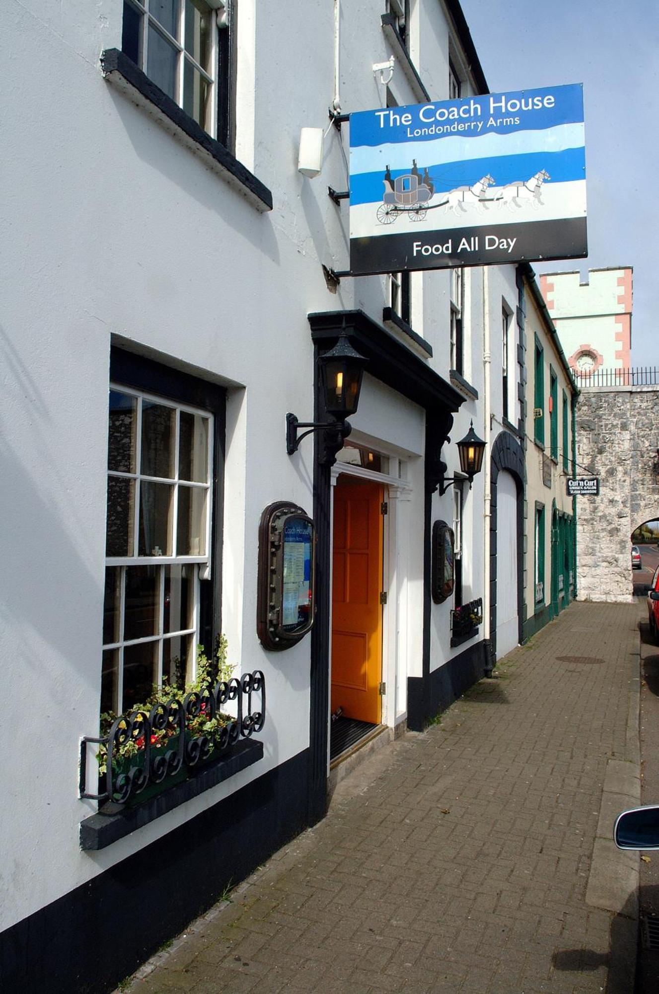 Londonderry Arms Hotel Карнлох Екстер'єр фото