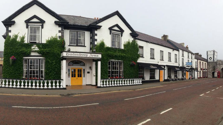 Londonderry Arms Hotel Карнлох Екстер'єр фото