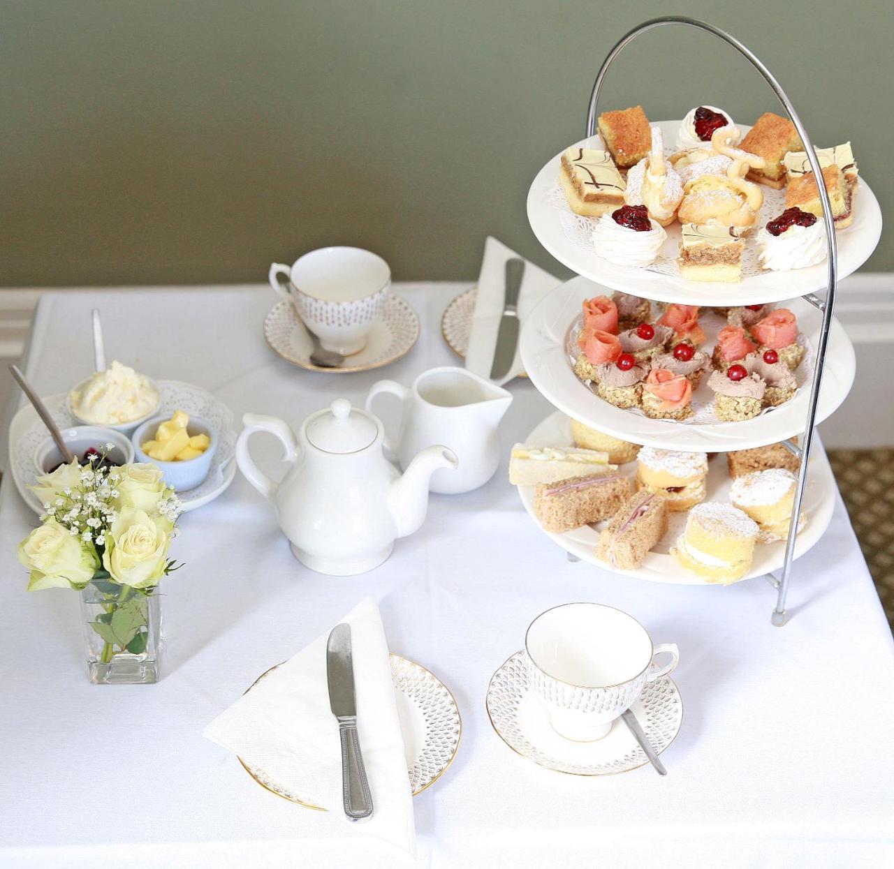 Londonderry Arms Hotel Карнлох Екстер'єр фото