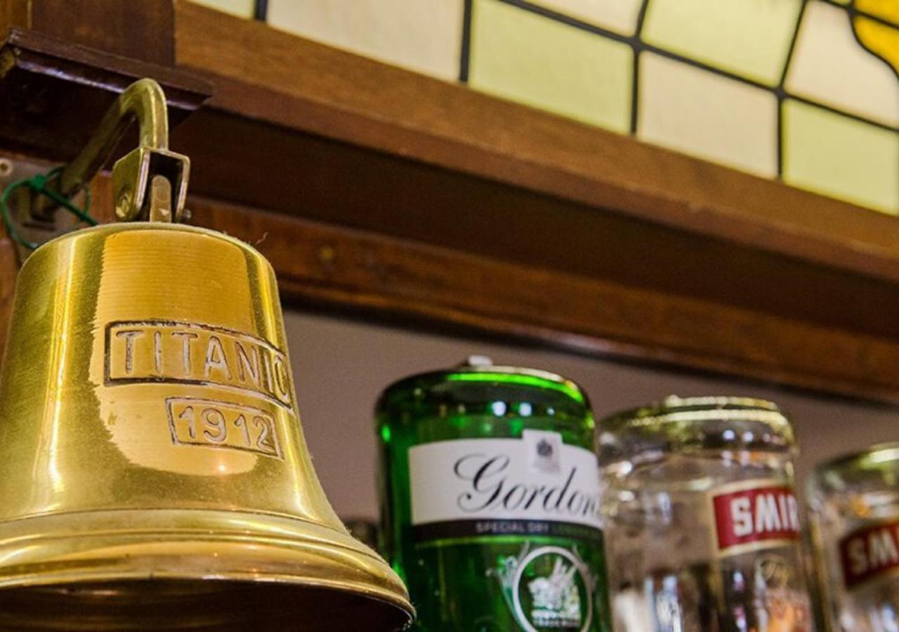 Londonderry Arms Hotel Карнлох Екстер'єр фото